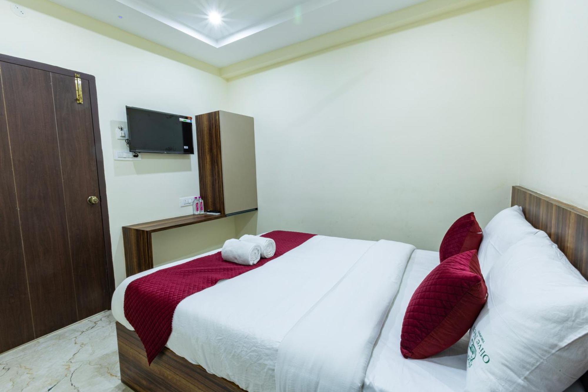 Olive Nest- Tirupati Bus Stand- 300 Meters, Railway Station- 400 Meters Hotel Kültér fotó