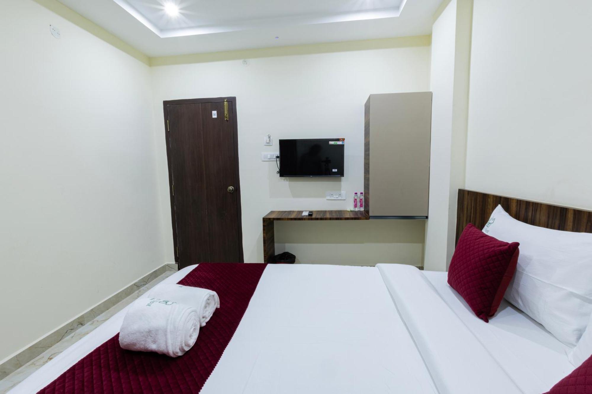 Olive Nest- Tirupati Bus Stand- 300 Meters, Railway Station- 400 Meters Hotel Kültér fotó