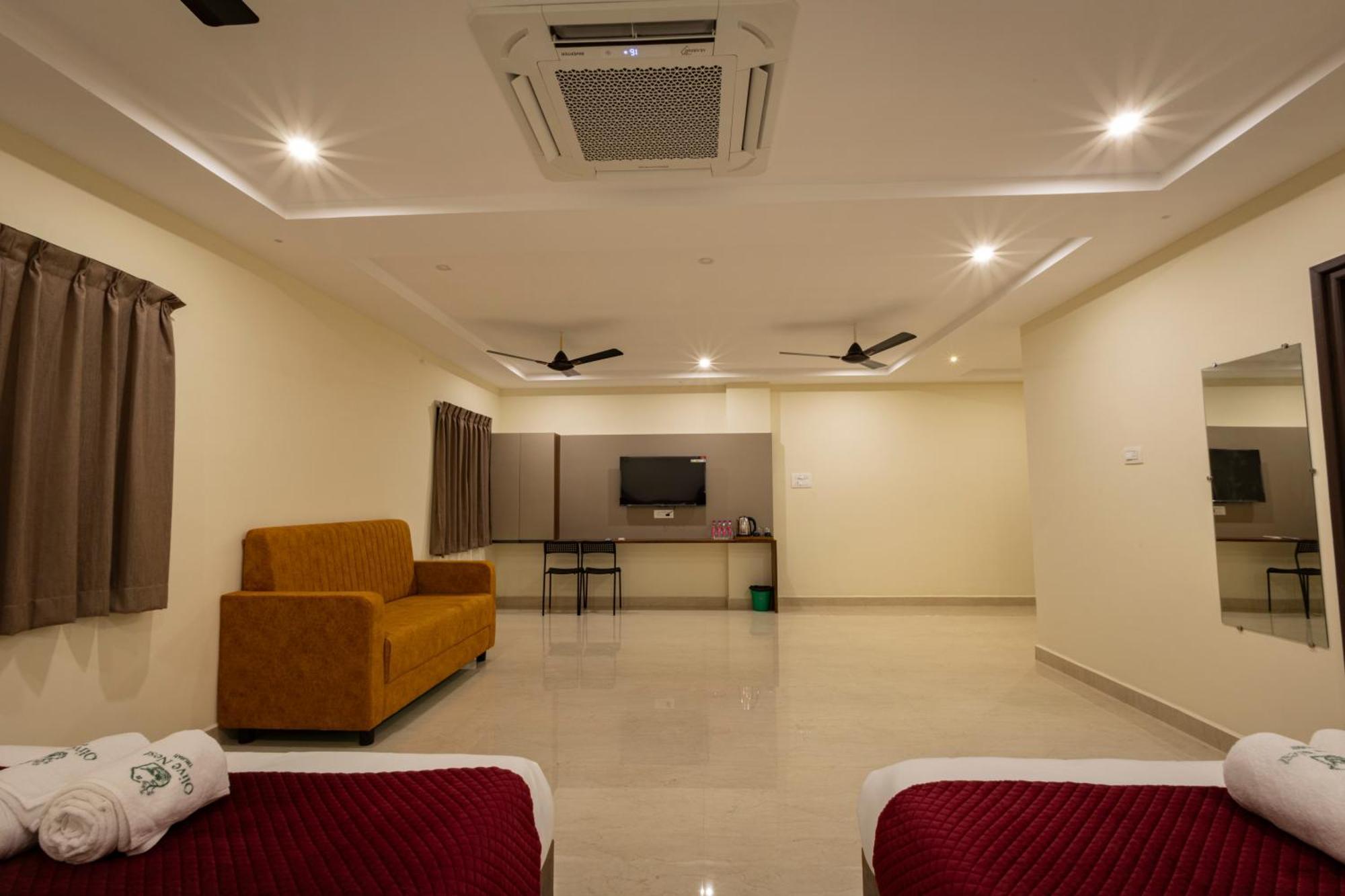 Olive Nest- Tirupati Bus Stand- 300 Meters, Railway Station- 400 Meters Hotel Kültér fotó